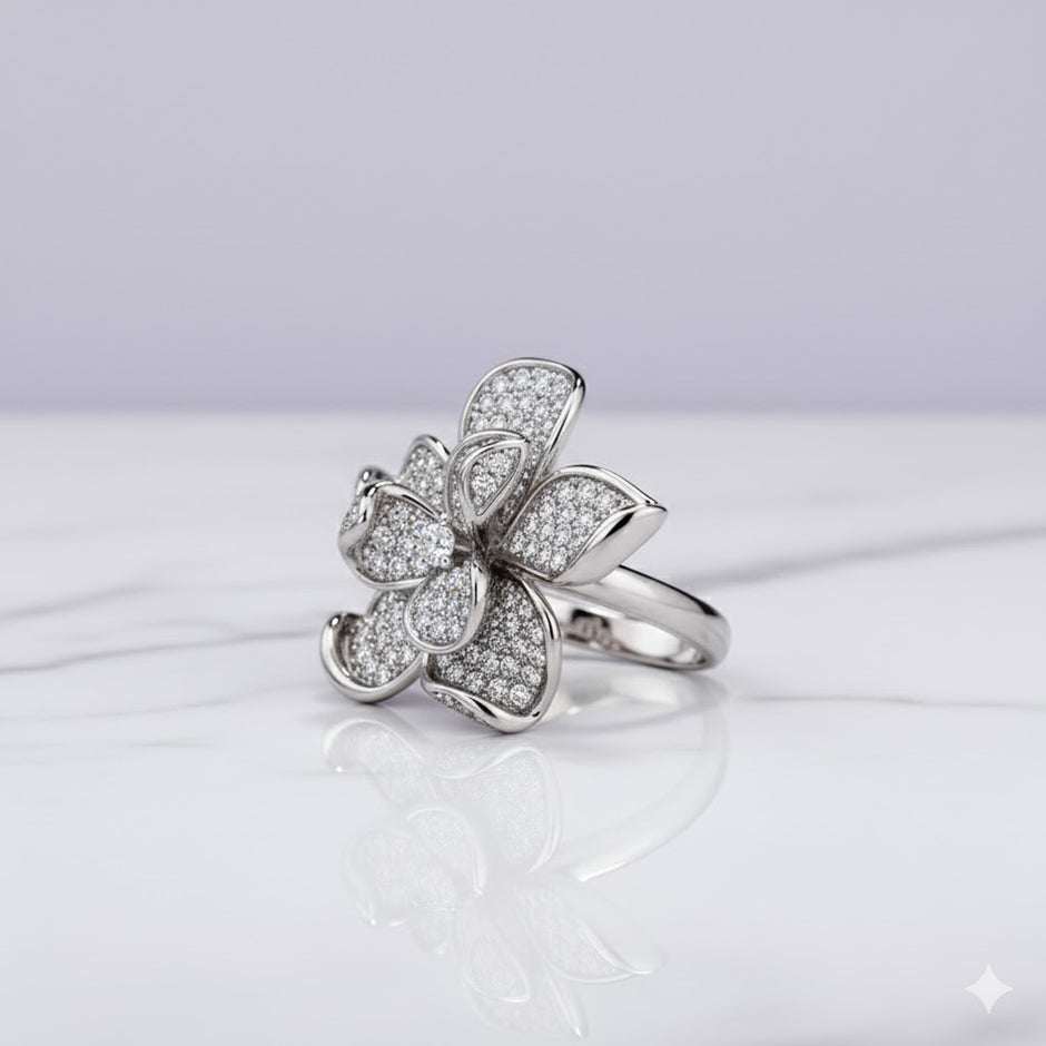 "FLOREA" Bague fleur de strass en acier inoxydable argenté