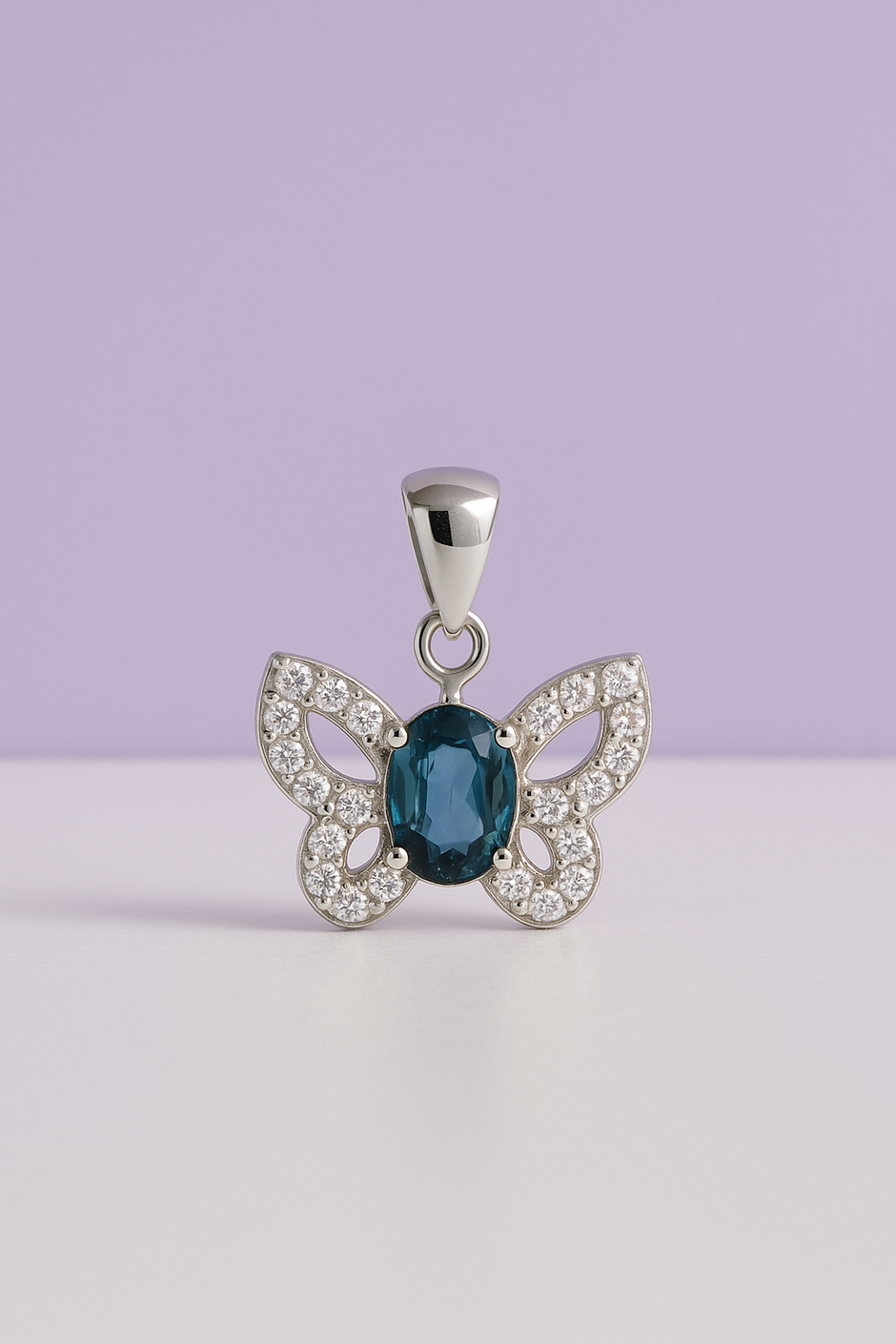 "PAPTO" Pendentif avec strass forme papillon topaz london en argent