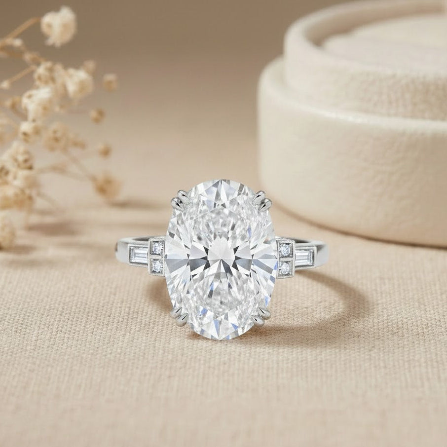 CRISTAL Bague ajustable ovale de cristal de roche en argent 925 sertie de zircons