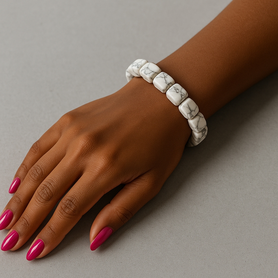 "HOW" Bracelet jonc howlite blanc ovale