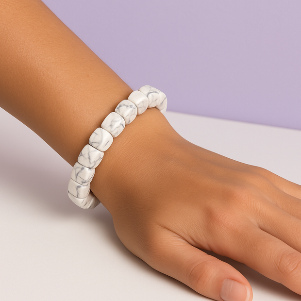 "HOW" Bracelet jonc howlite blanc ovale