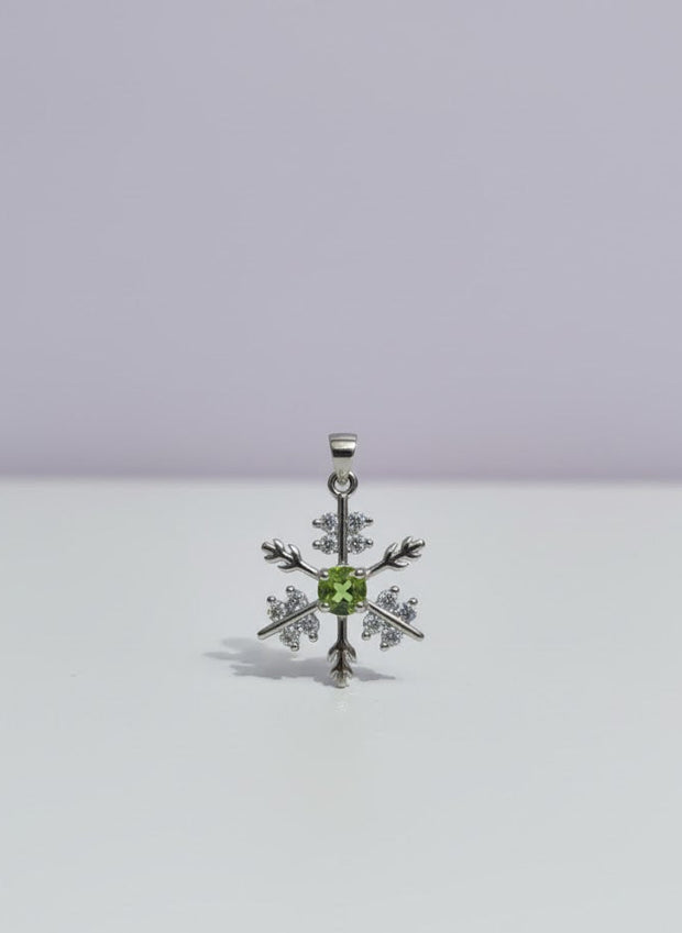 NEIDO Pendentif flocon de neige peridot en argent