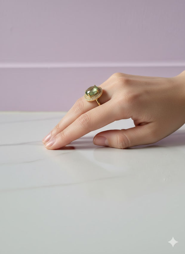 OVAMI Bague ovale mica vert sertie de zircon vermeil or 18k