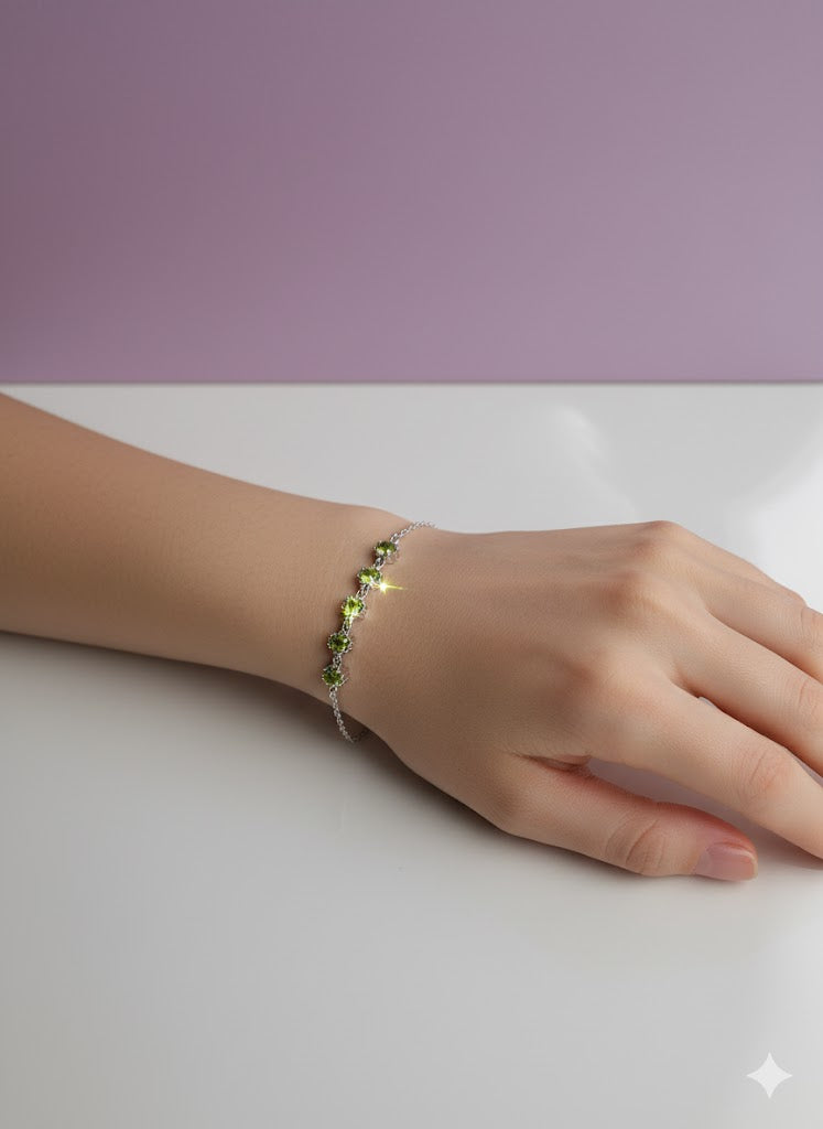 "PERIDA" Bracelet croix pierre péridot naturelle en acier inoxydable argenté
