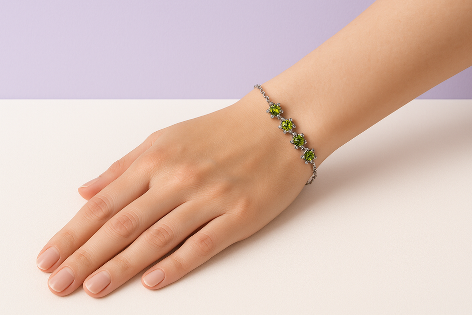 "PERIDA" Bracelet croix pierre péridot naturelle en acier inoxydable argenté