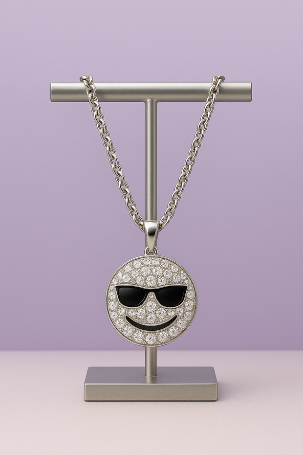 "VISIO" Chaîne et pendentif emoticone lunette en acier inoxydable argenté